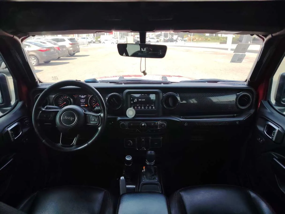 Car image 17