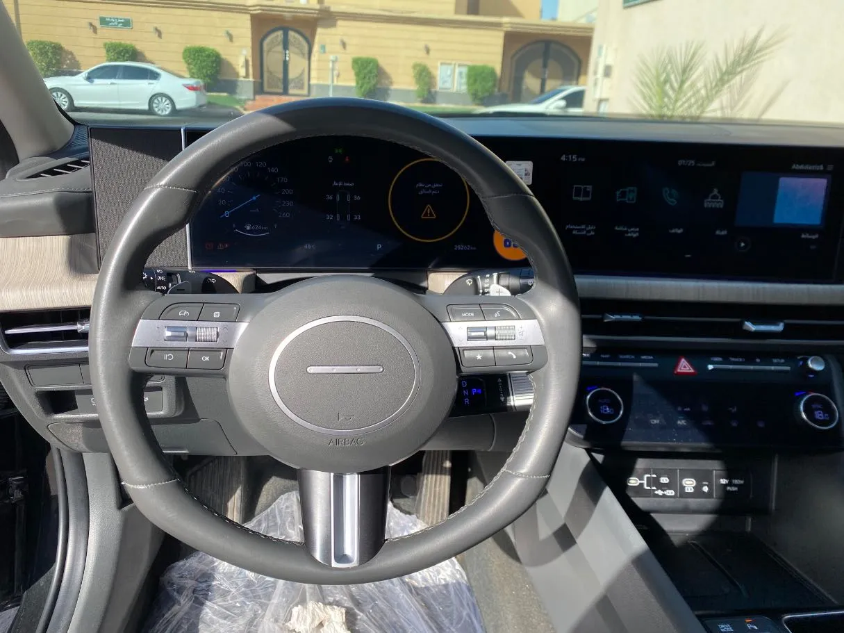 Car image 17