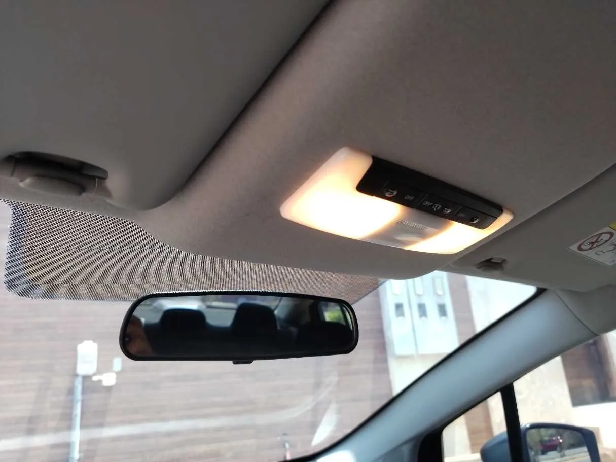 Car image 30
