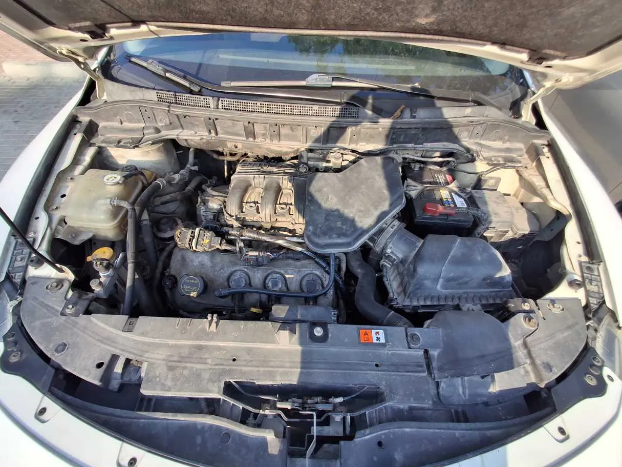 Car image 19