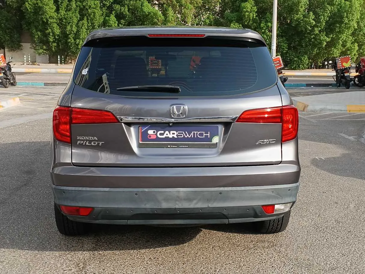 Car image 6