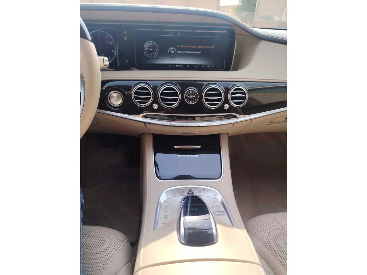Car image 24