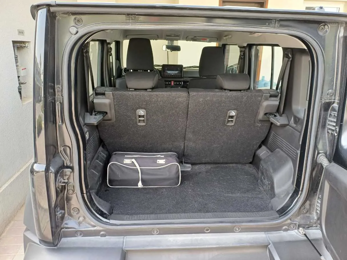 Car image 20