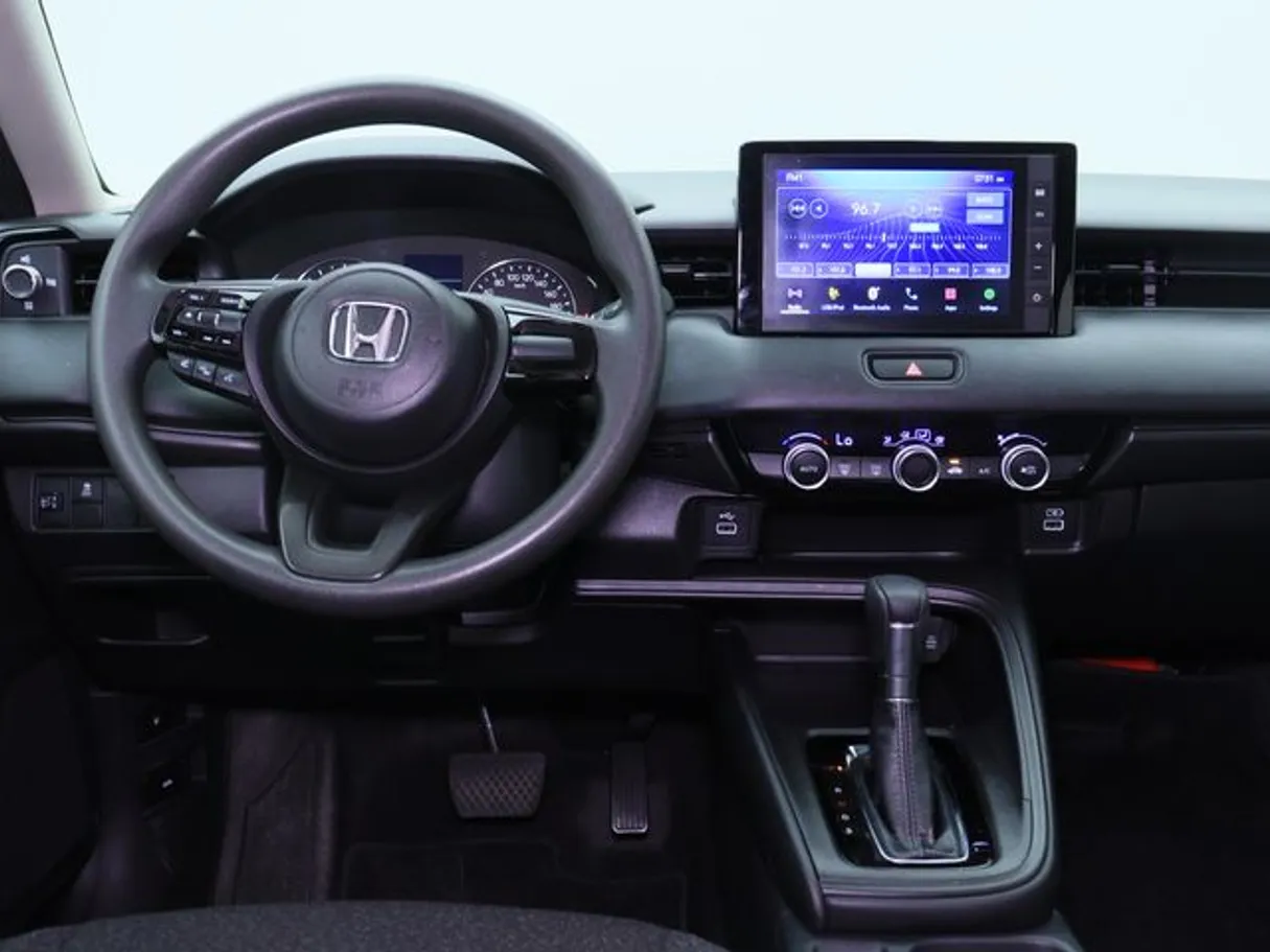 Car image 15