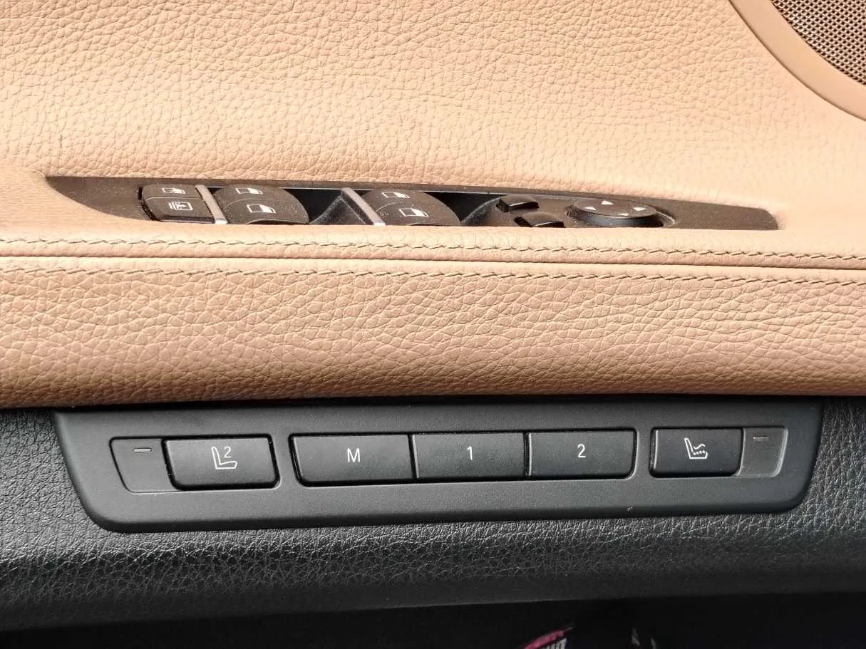 Car image 39
