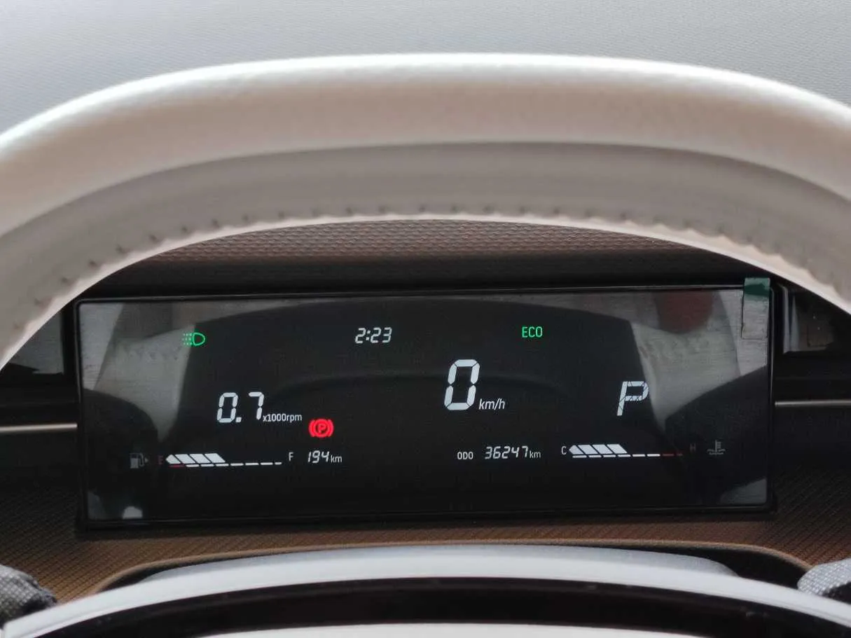Car image 25