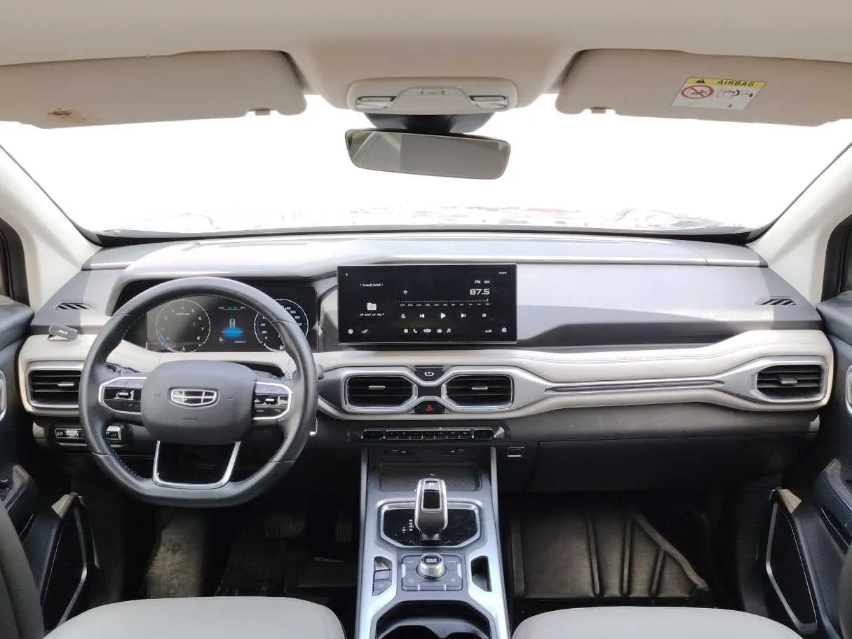 Car image 17