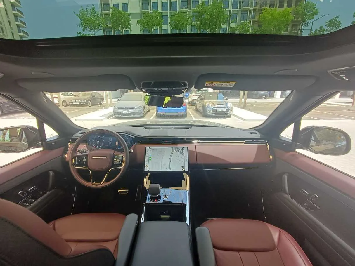 Car image 17