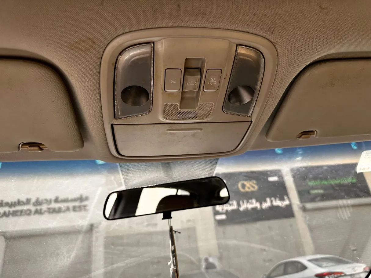 Car image 22