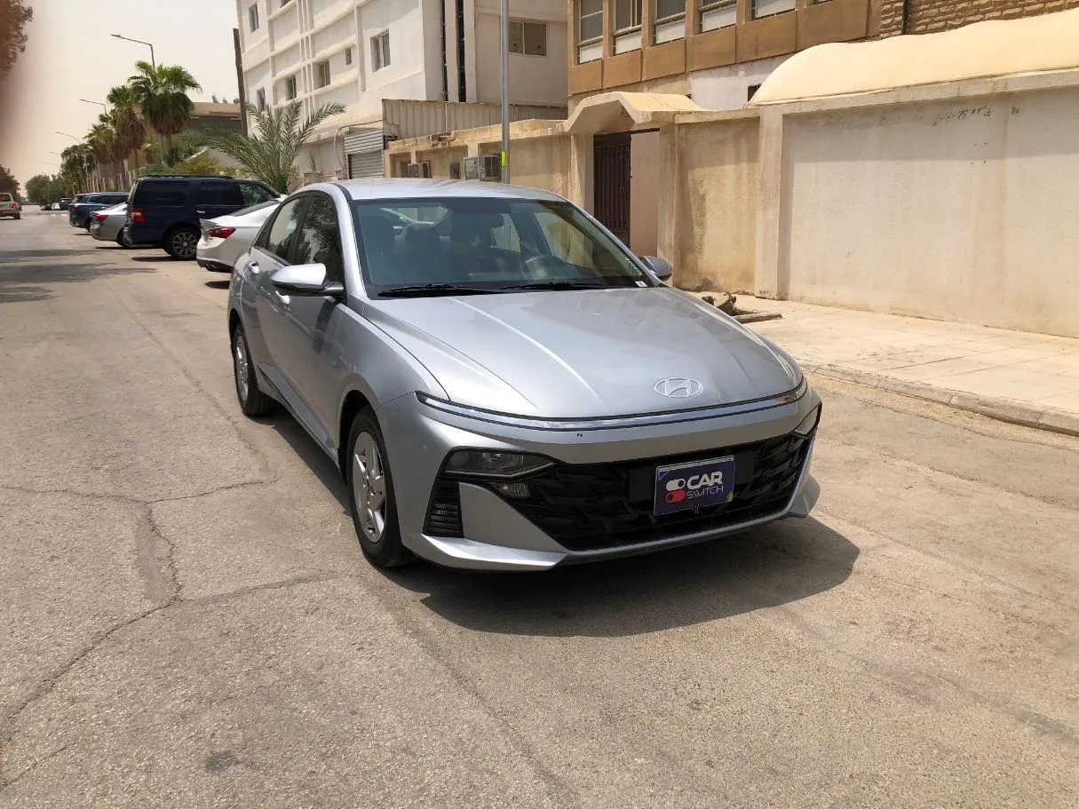 Car image 3
