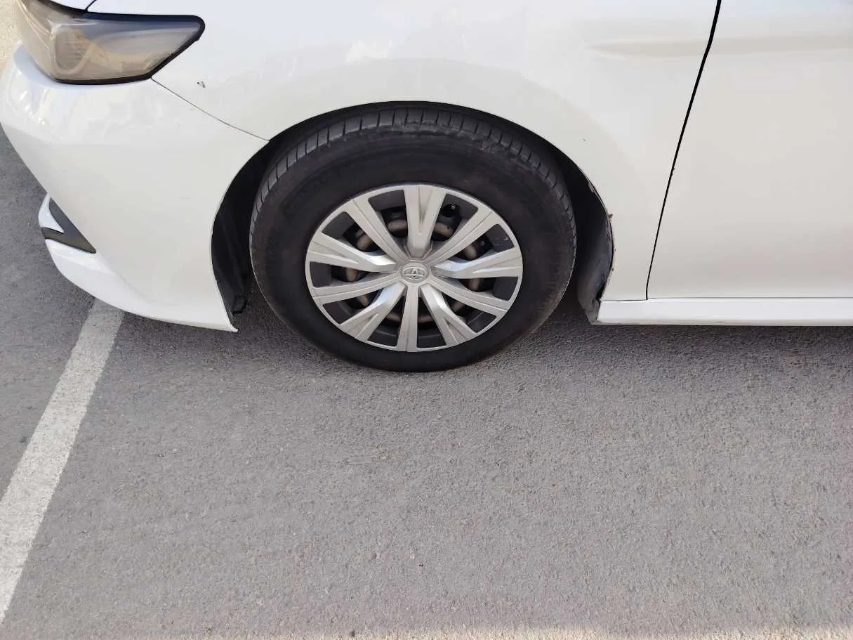 Car image 10