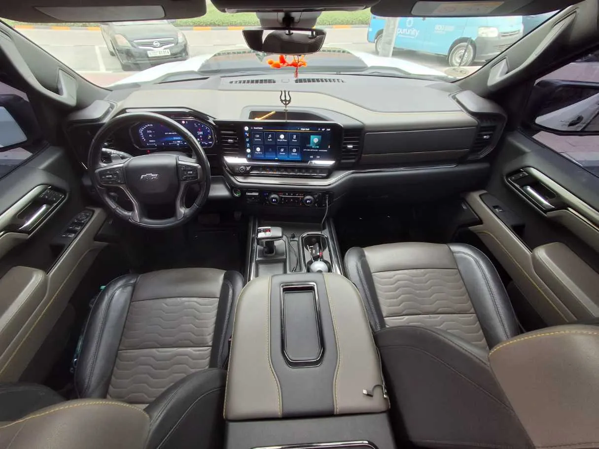 Car image 18