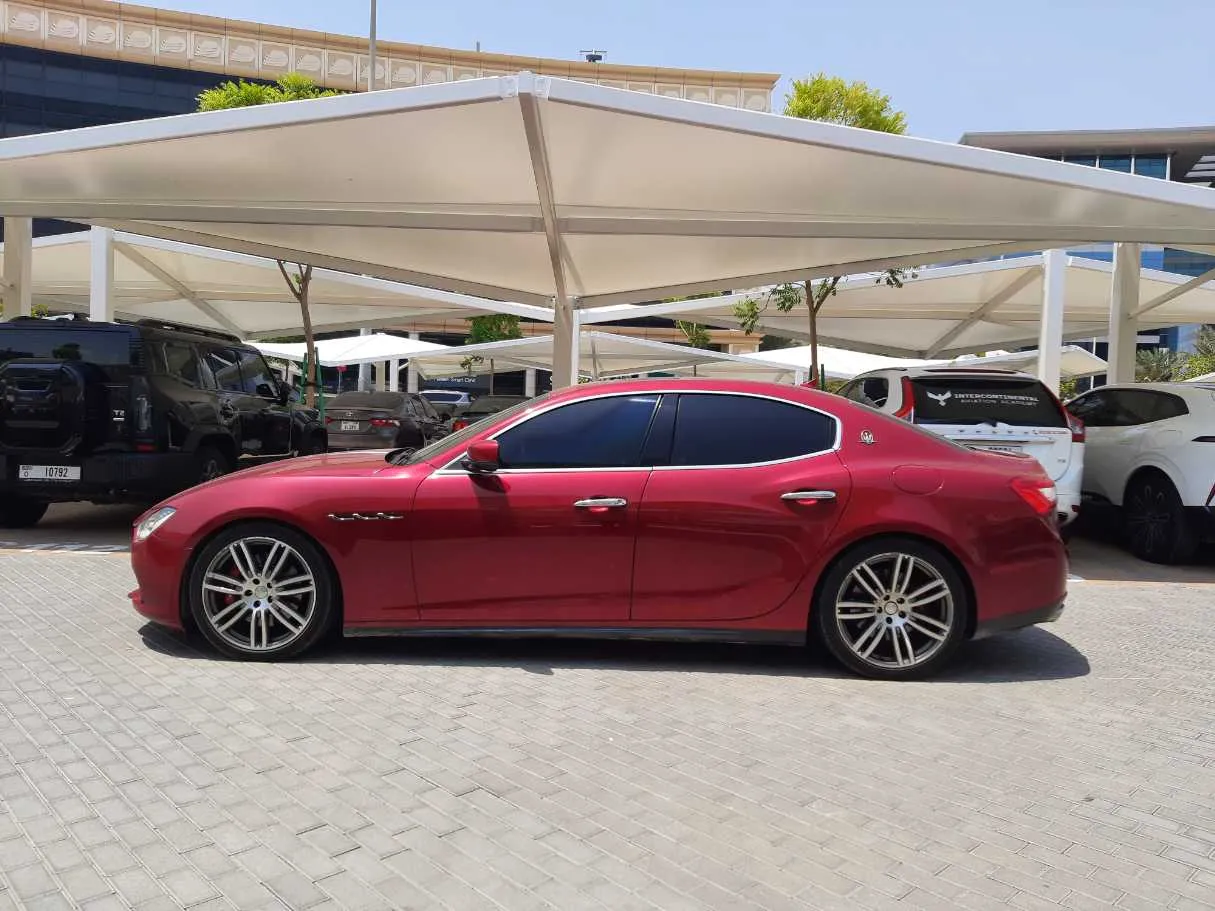 Car image 4