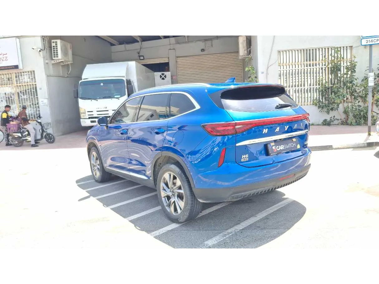 Car image 7