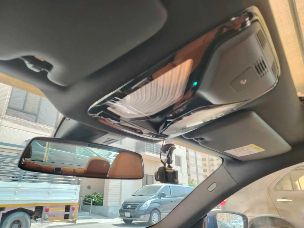 Car image 34