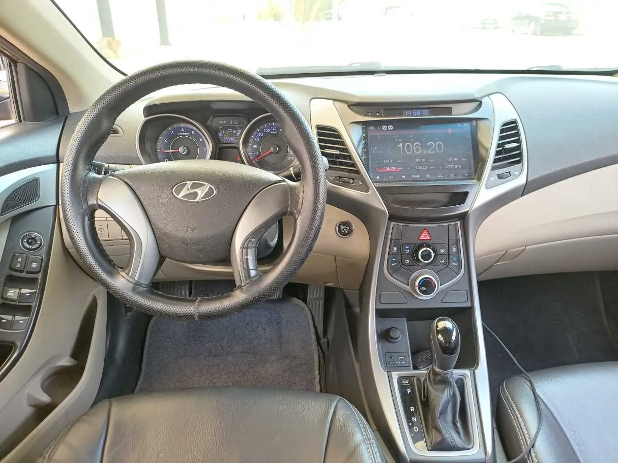 Car image 16