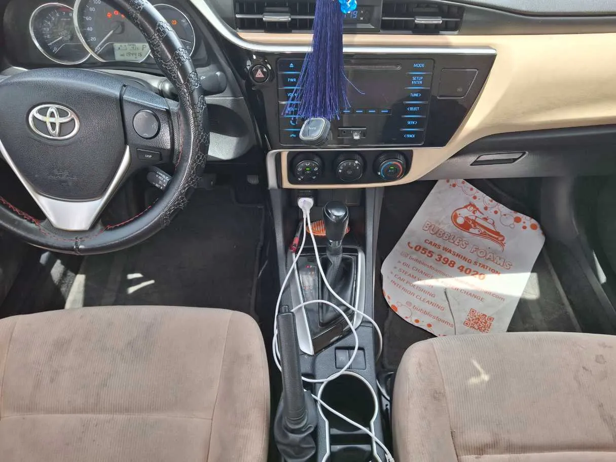 Car image 14
