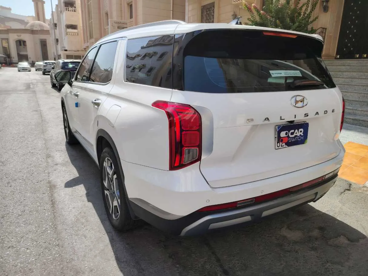 Car image 7