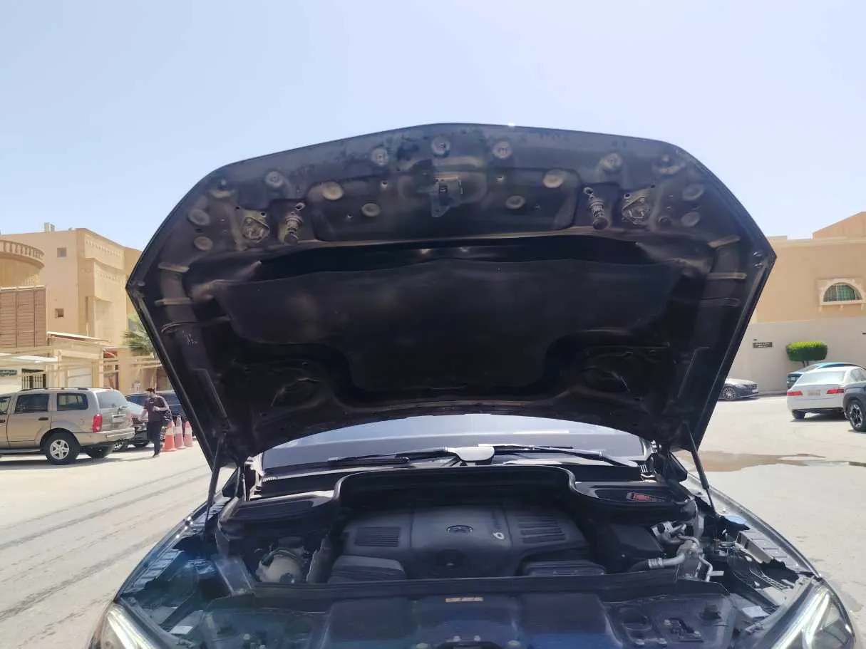 Car image 40