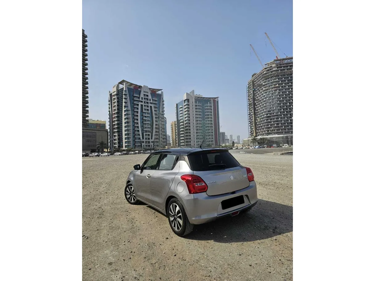 Car image 10