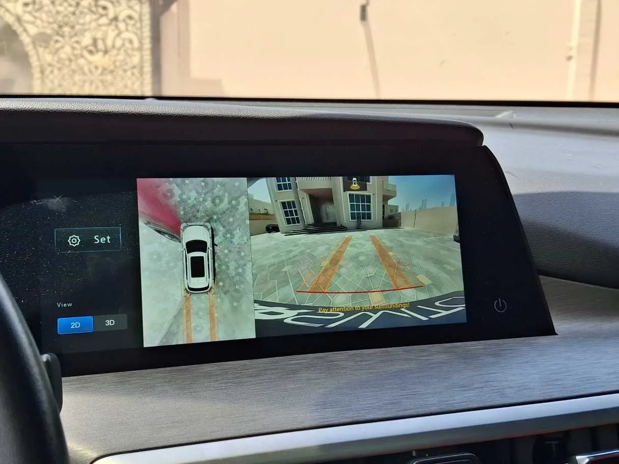 Car image 12