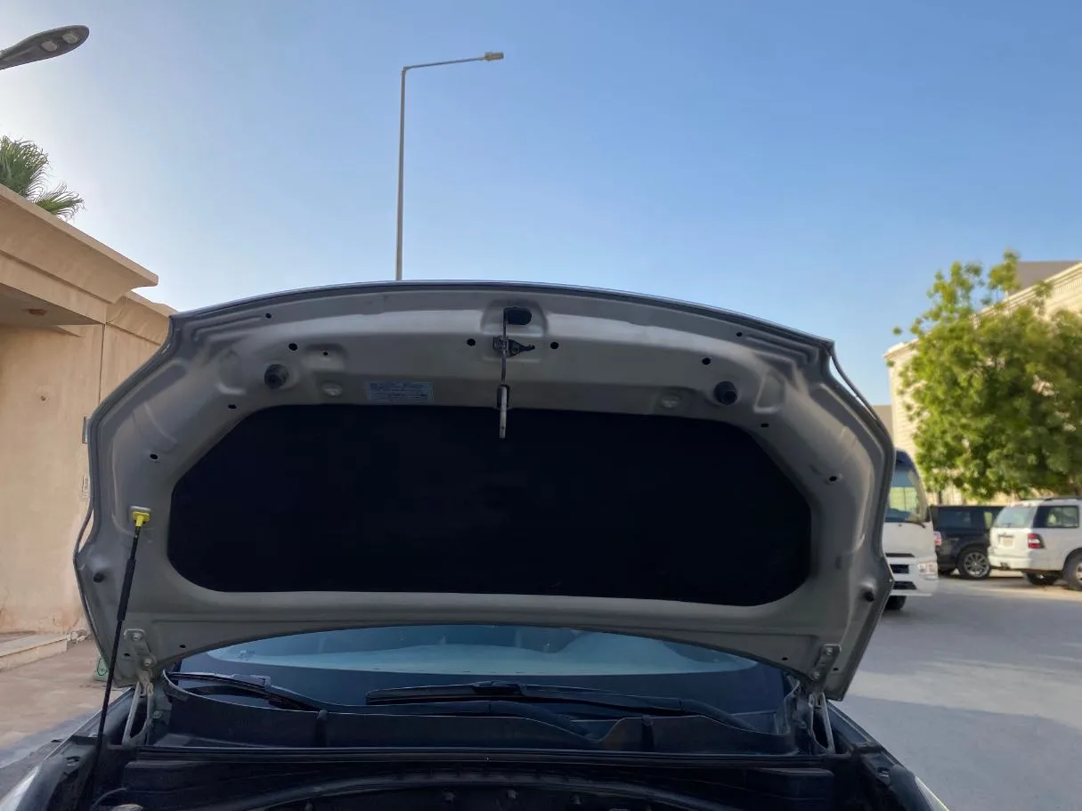 Car image 21