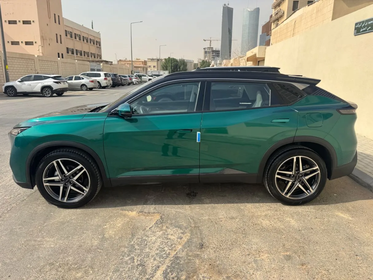 Car image 7