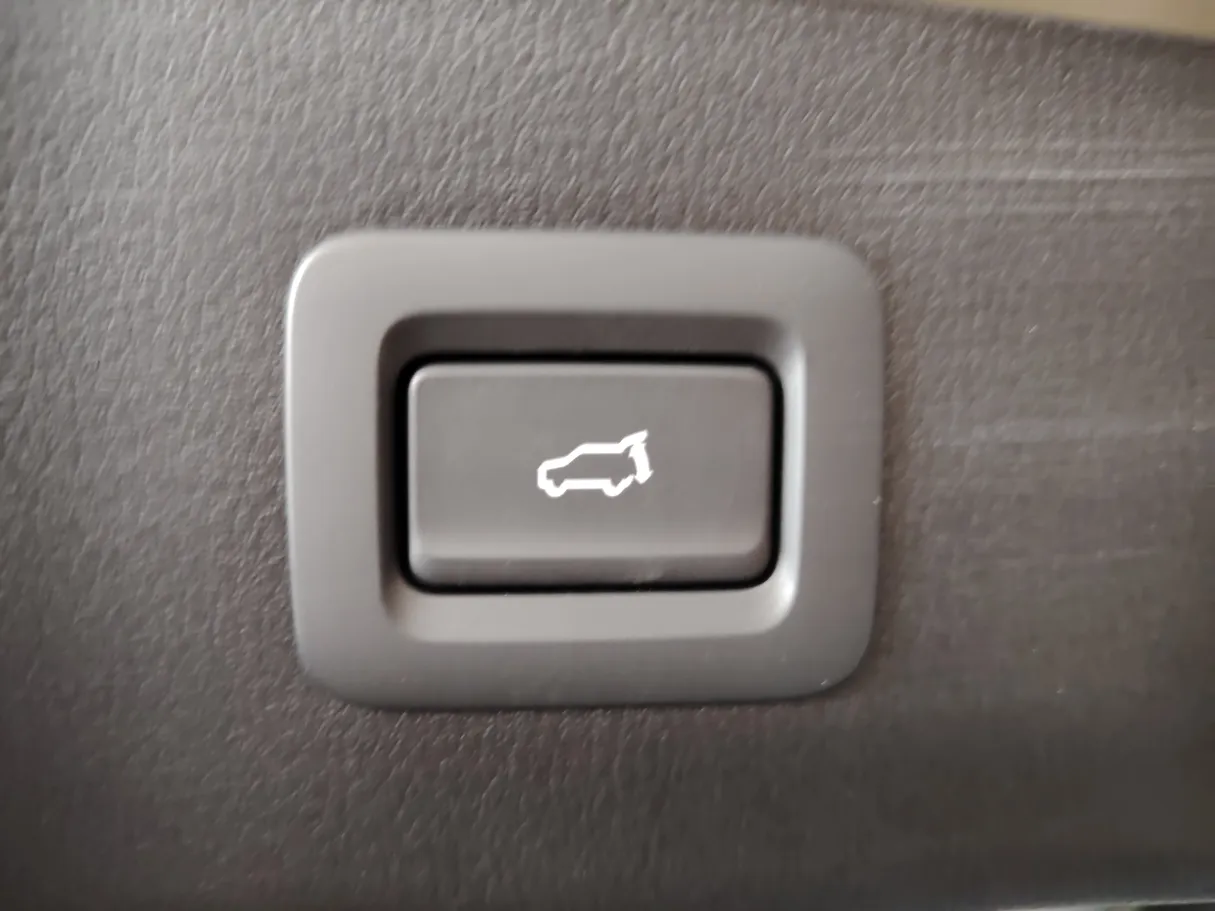 Car image 39