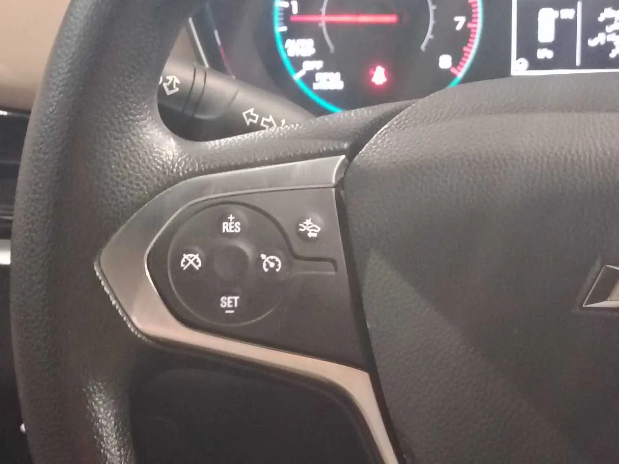 Car image 25