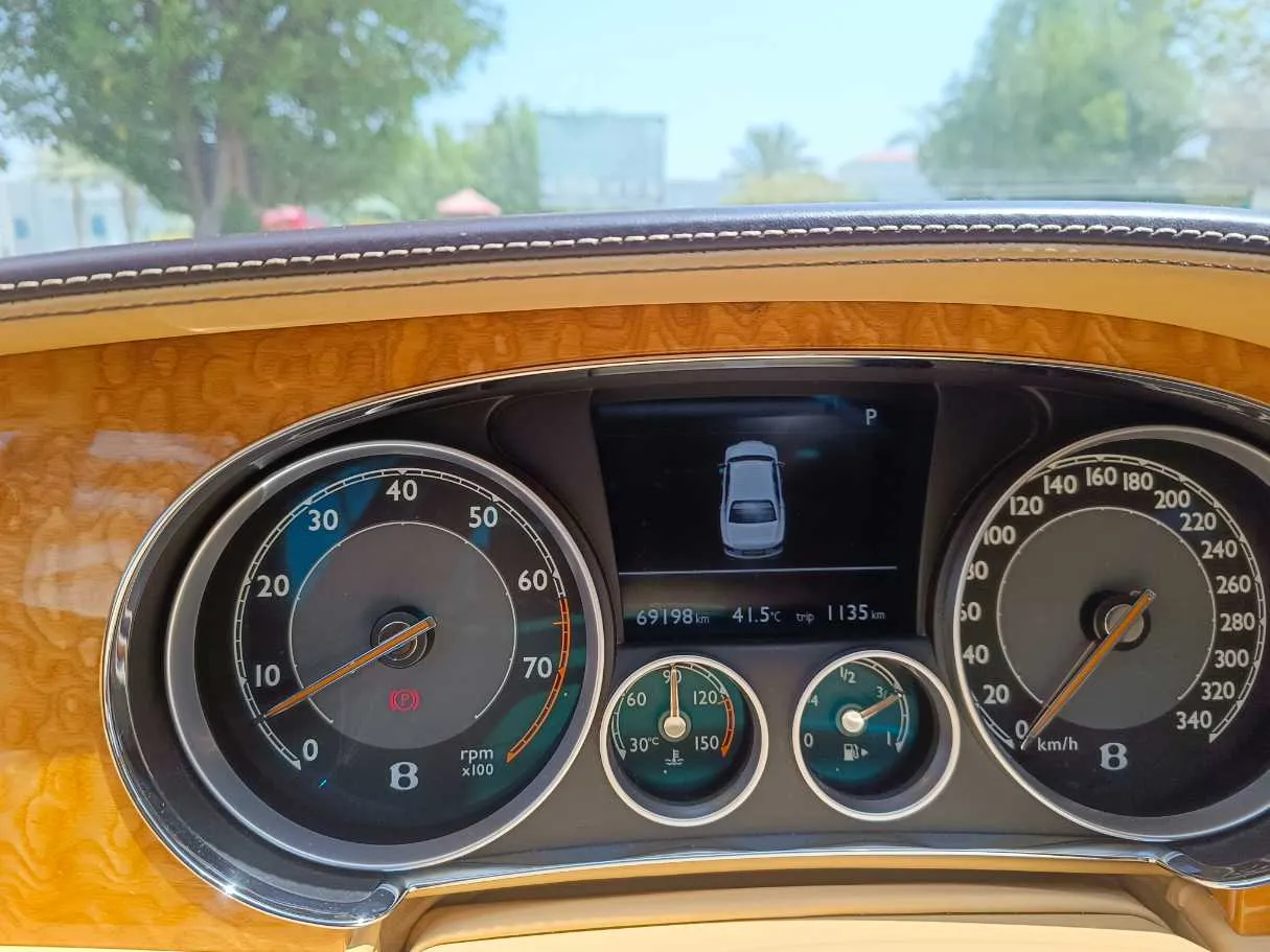 Car image 28