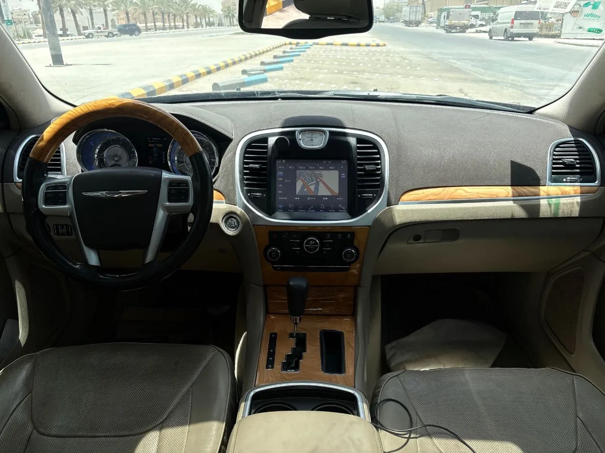 Car image 18
