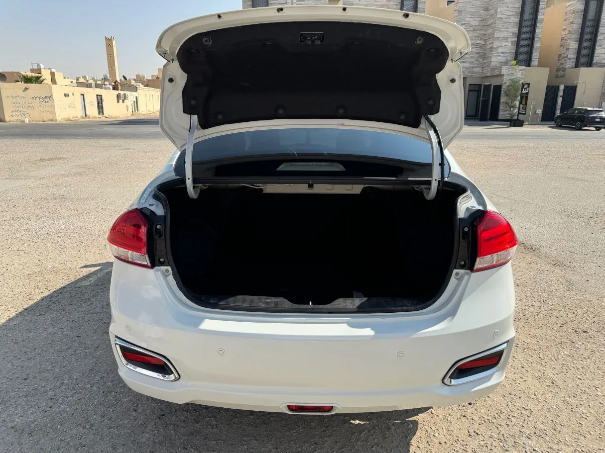 Car image 21