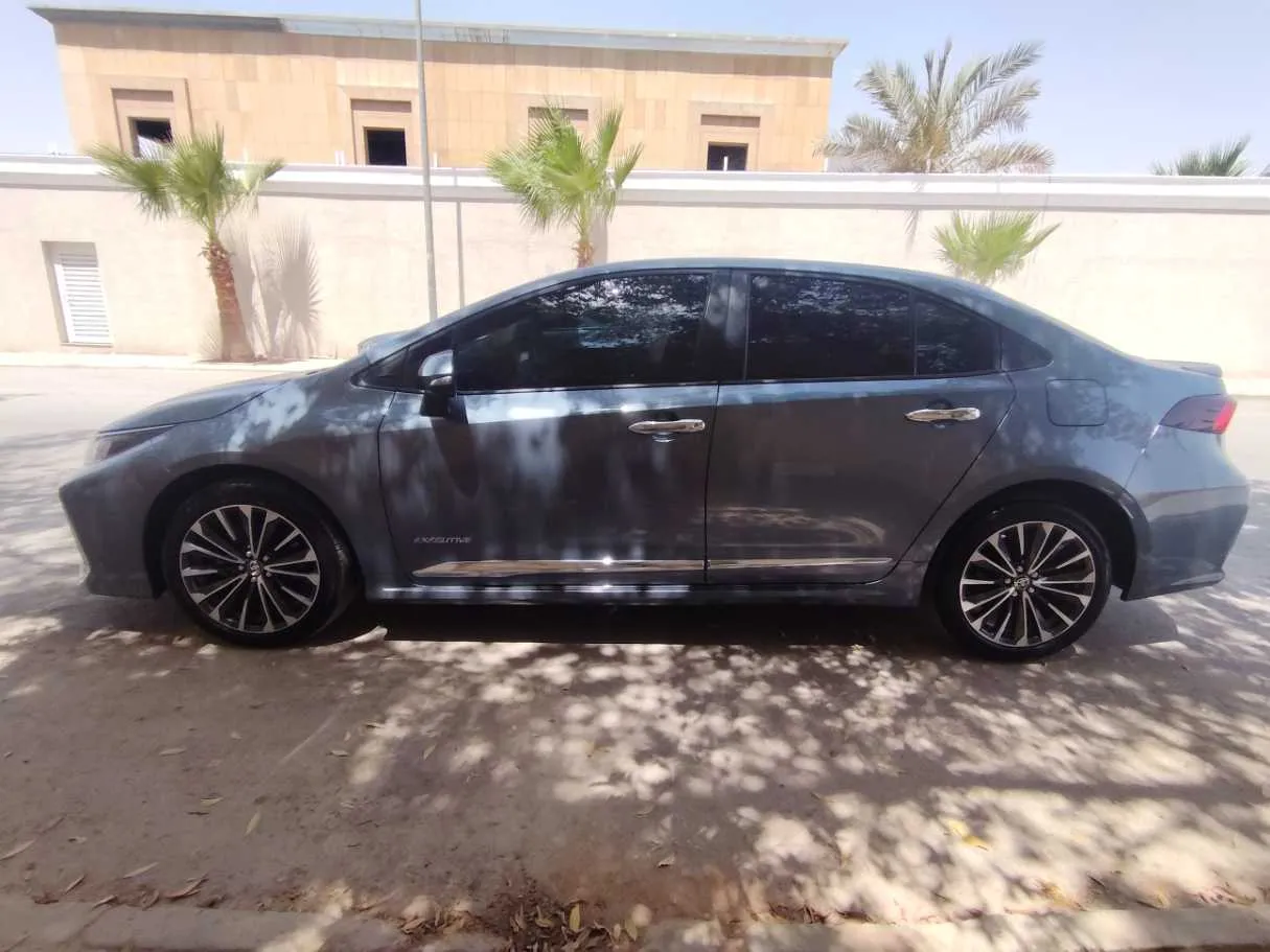 Car image 8