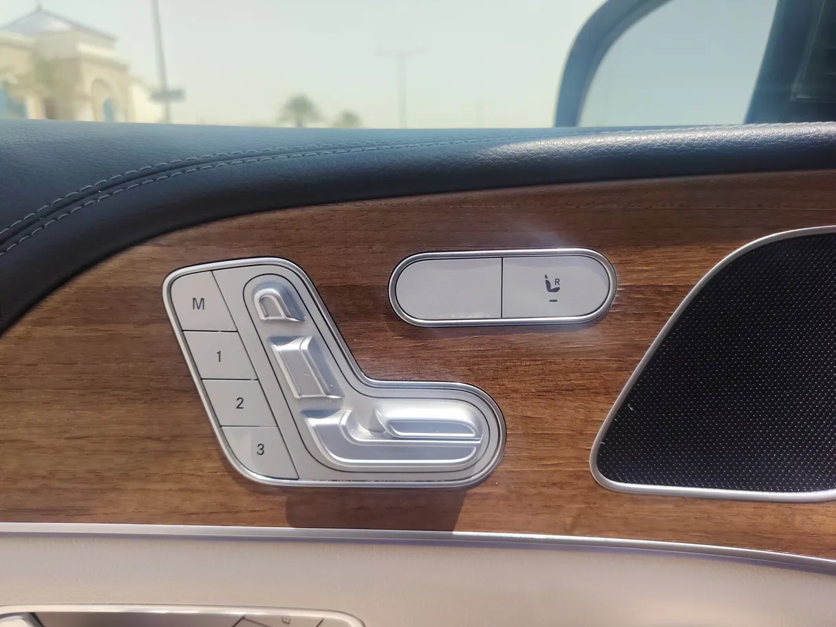 Car image 29