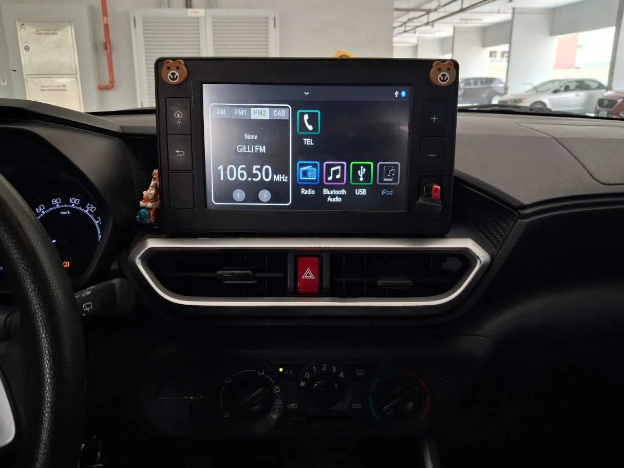 Car image 16