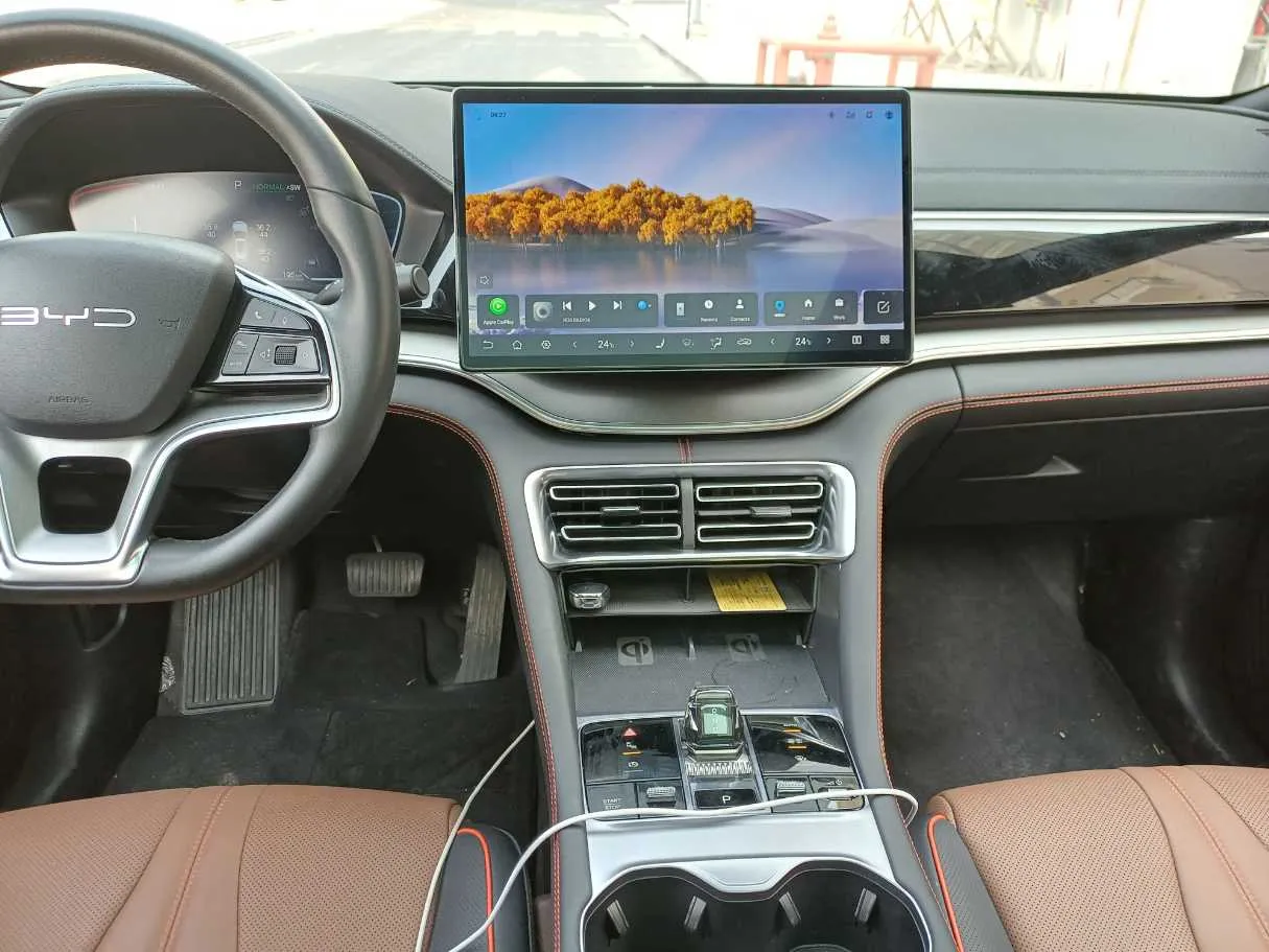 Car image 18