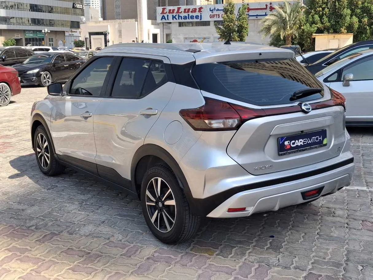 Car image 7