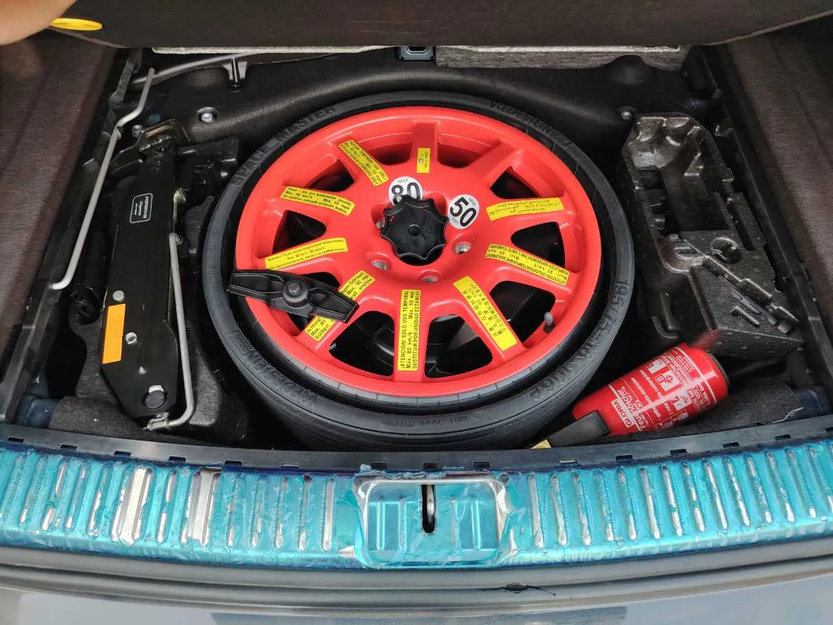 Car image 38