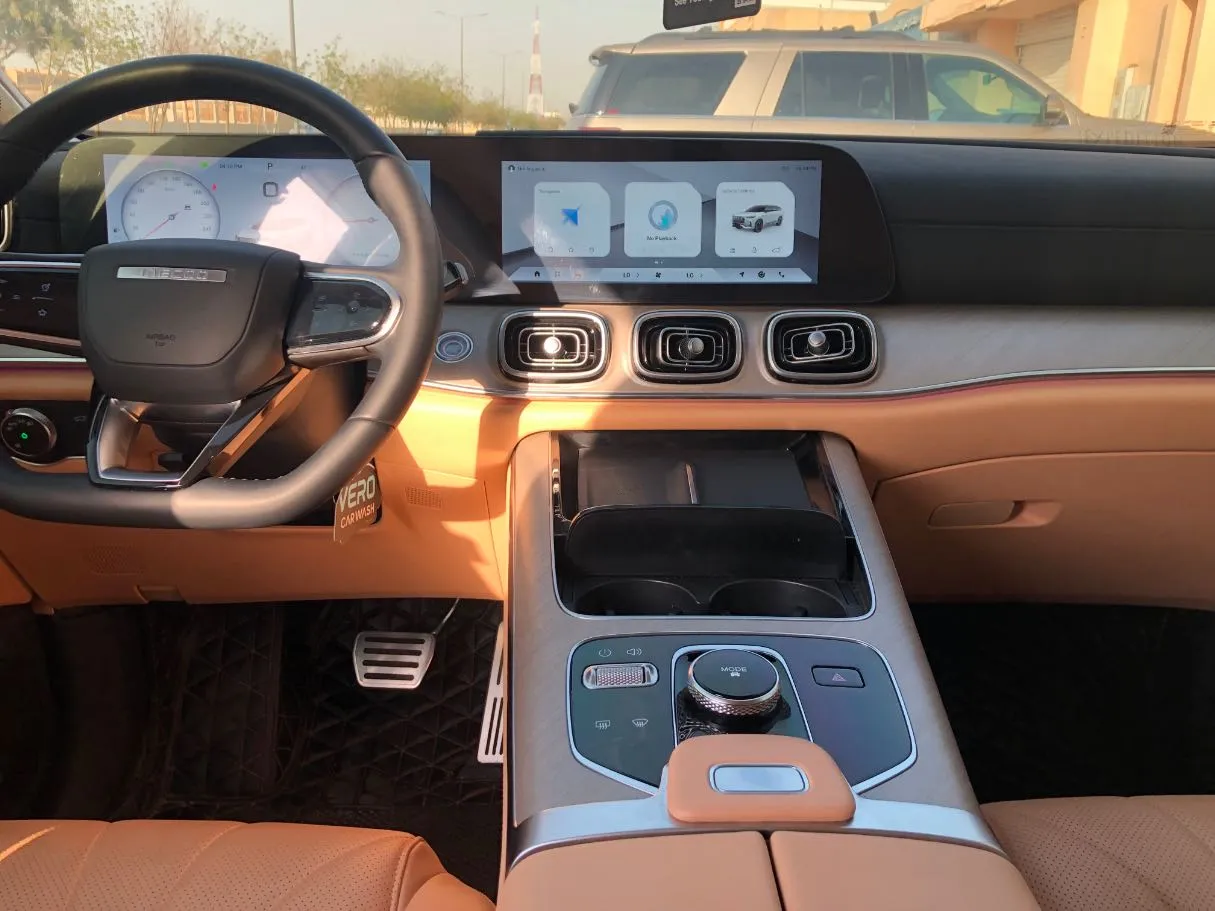Car image 16