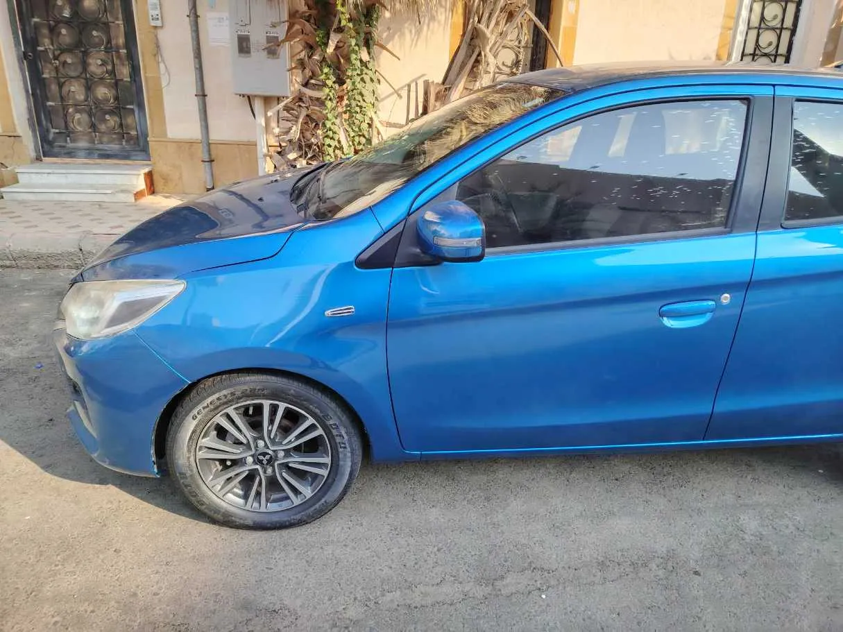 Car image 9