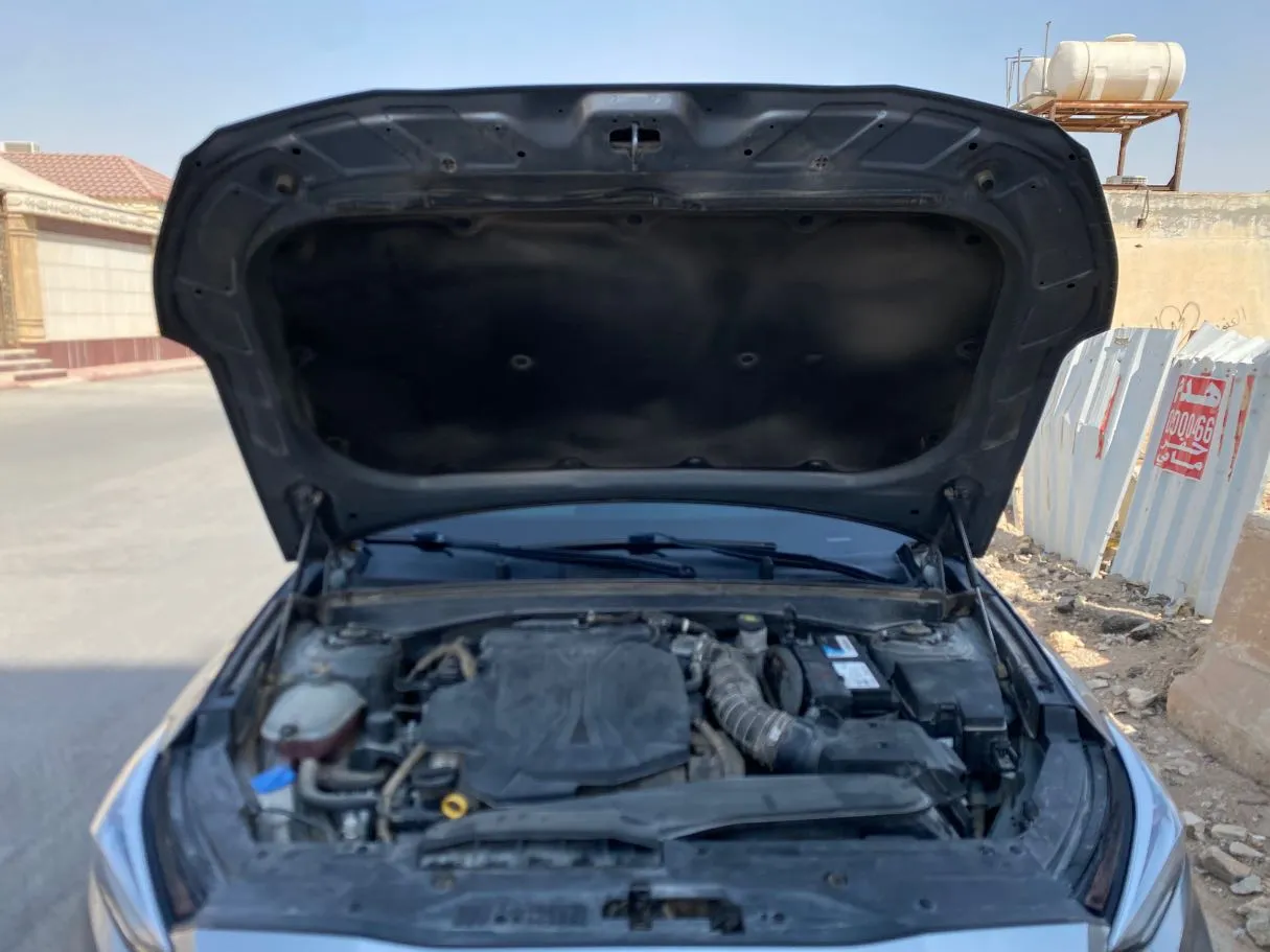 Car image 32