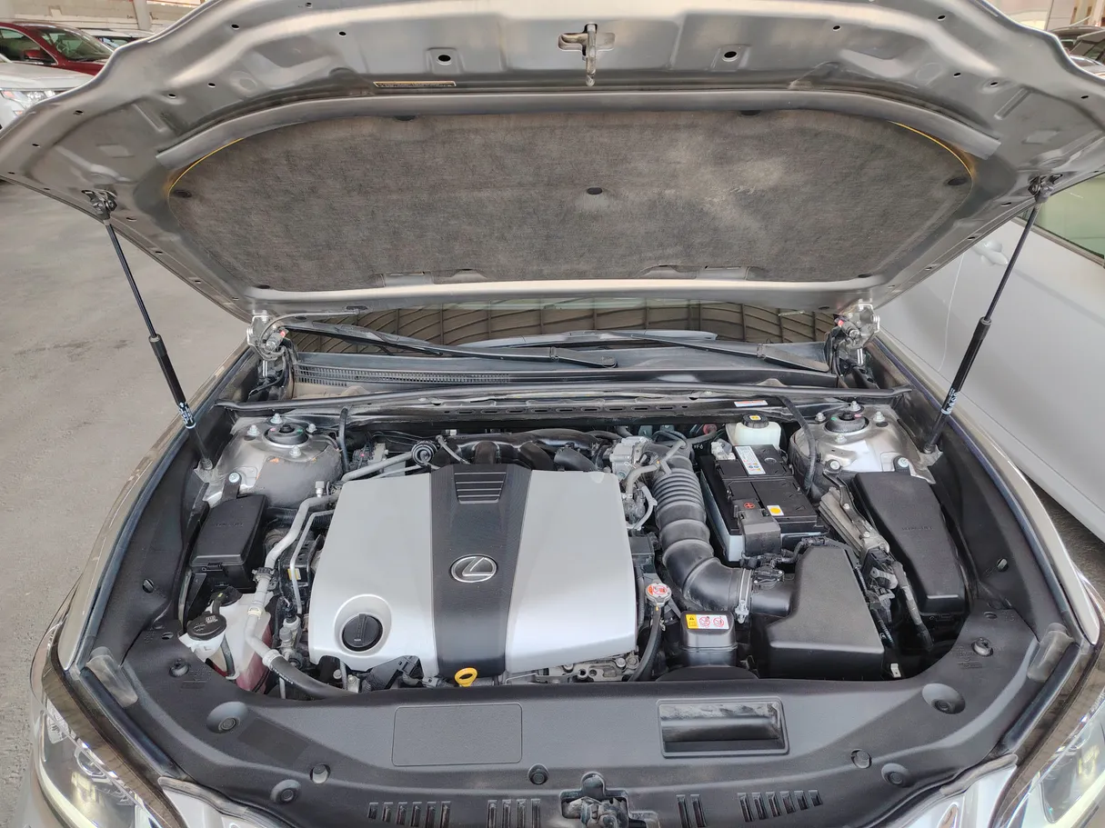 Car image 40