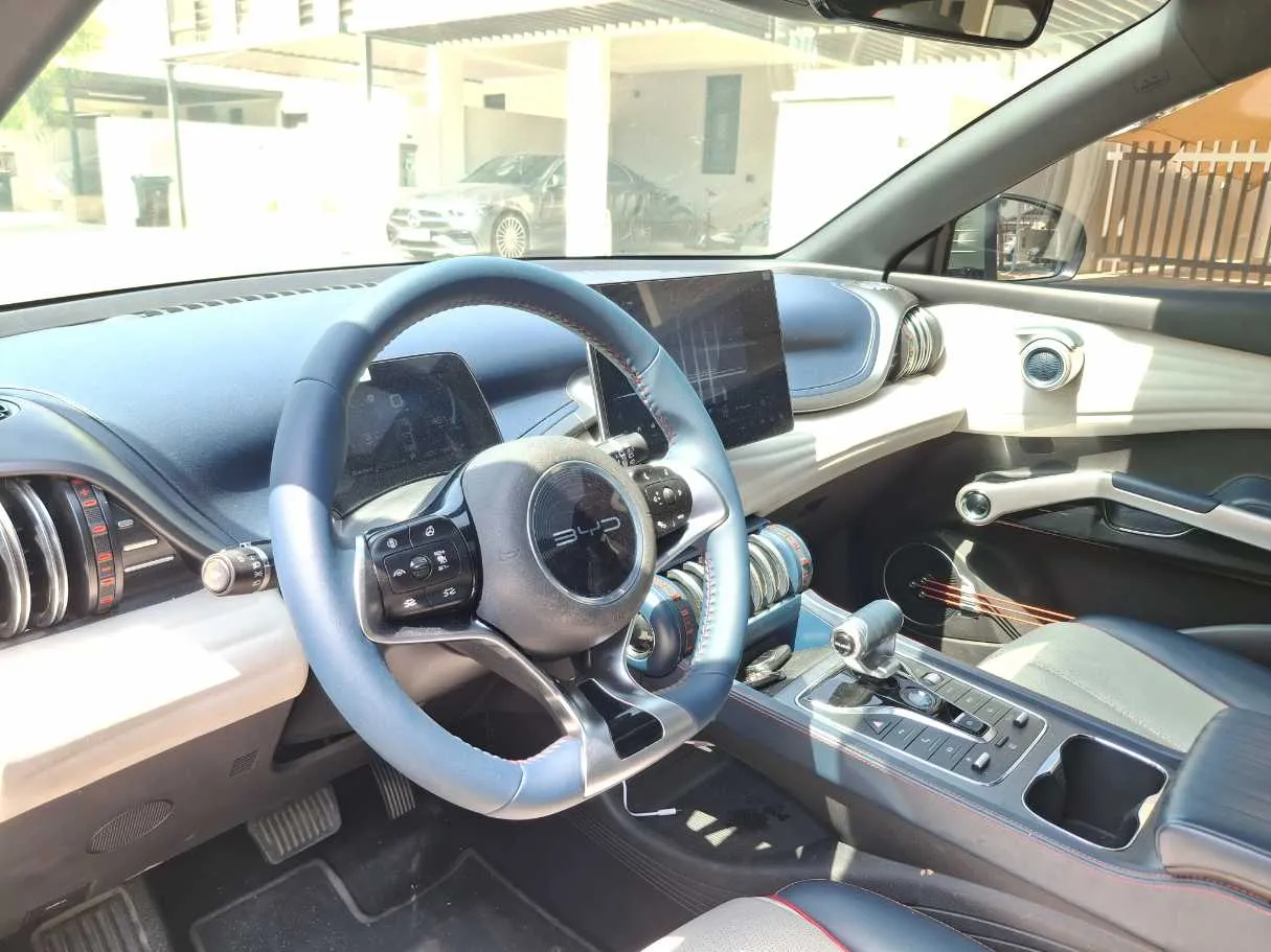 Car image 11
