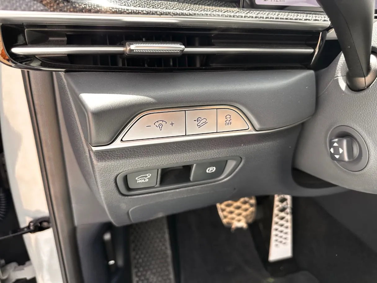 Car image 28