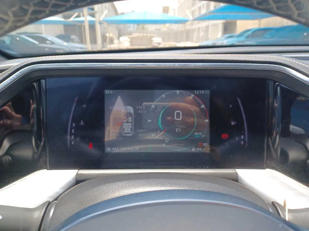 Car image 17