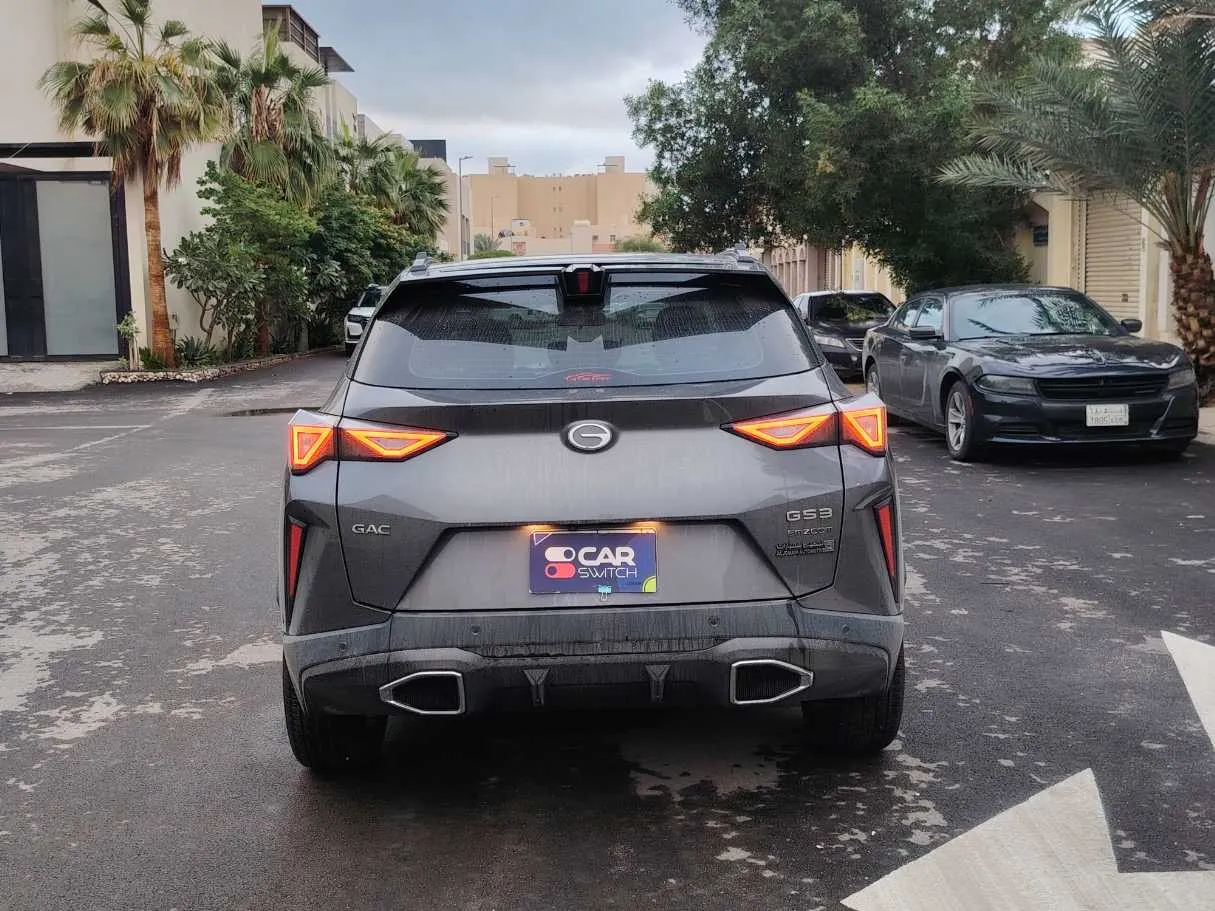 Car image 6