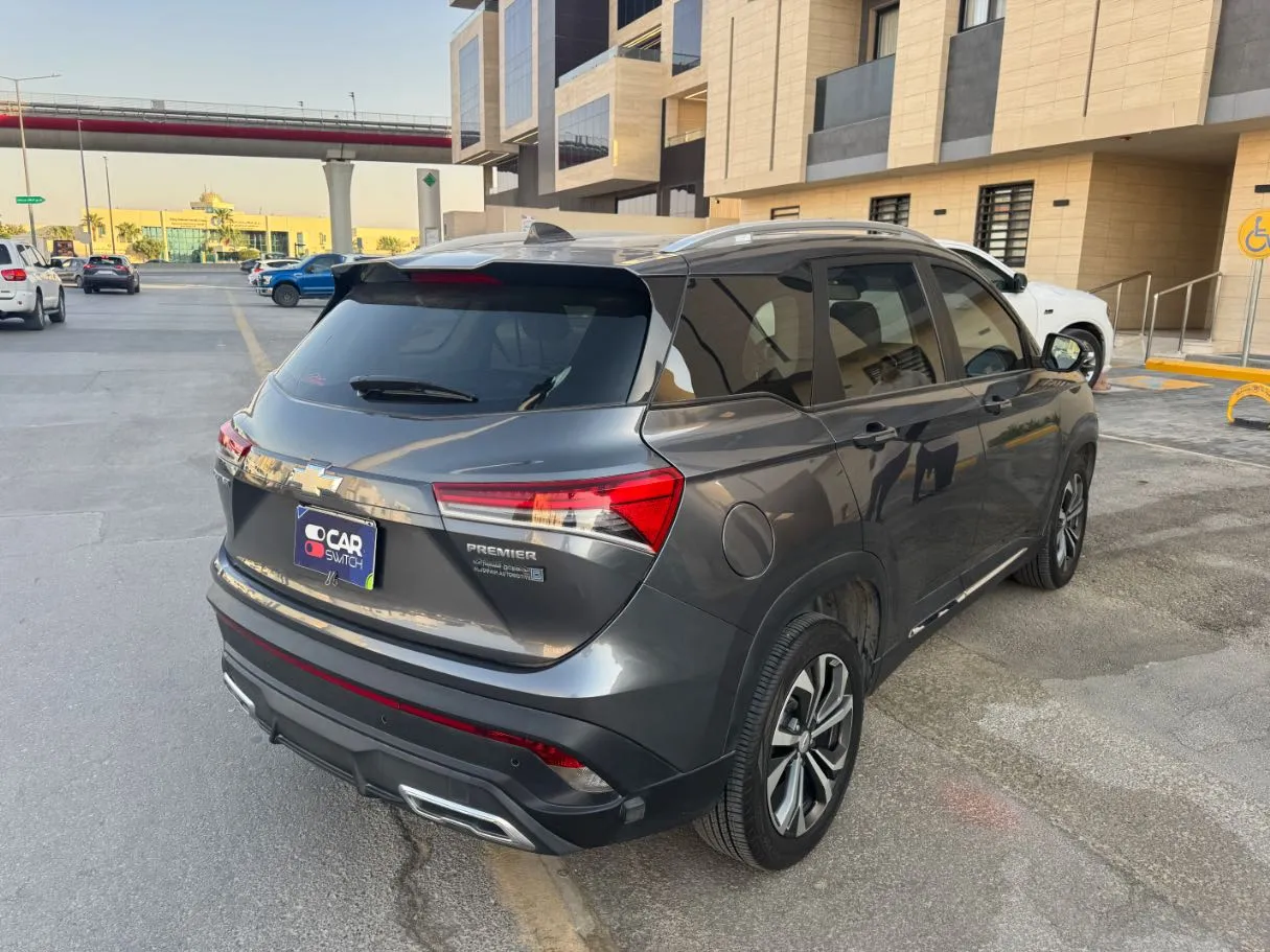 Car image 5