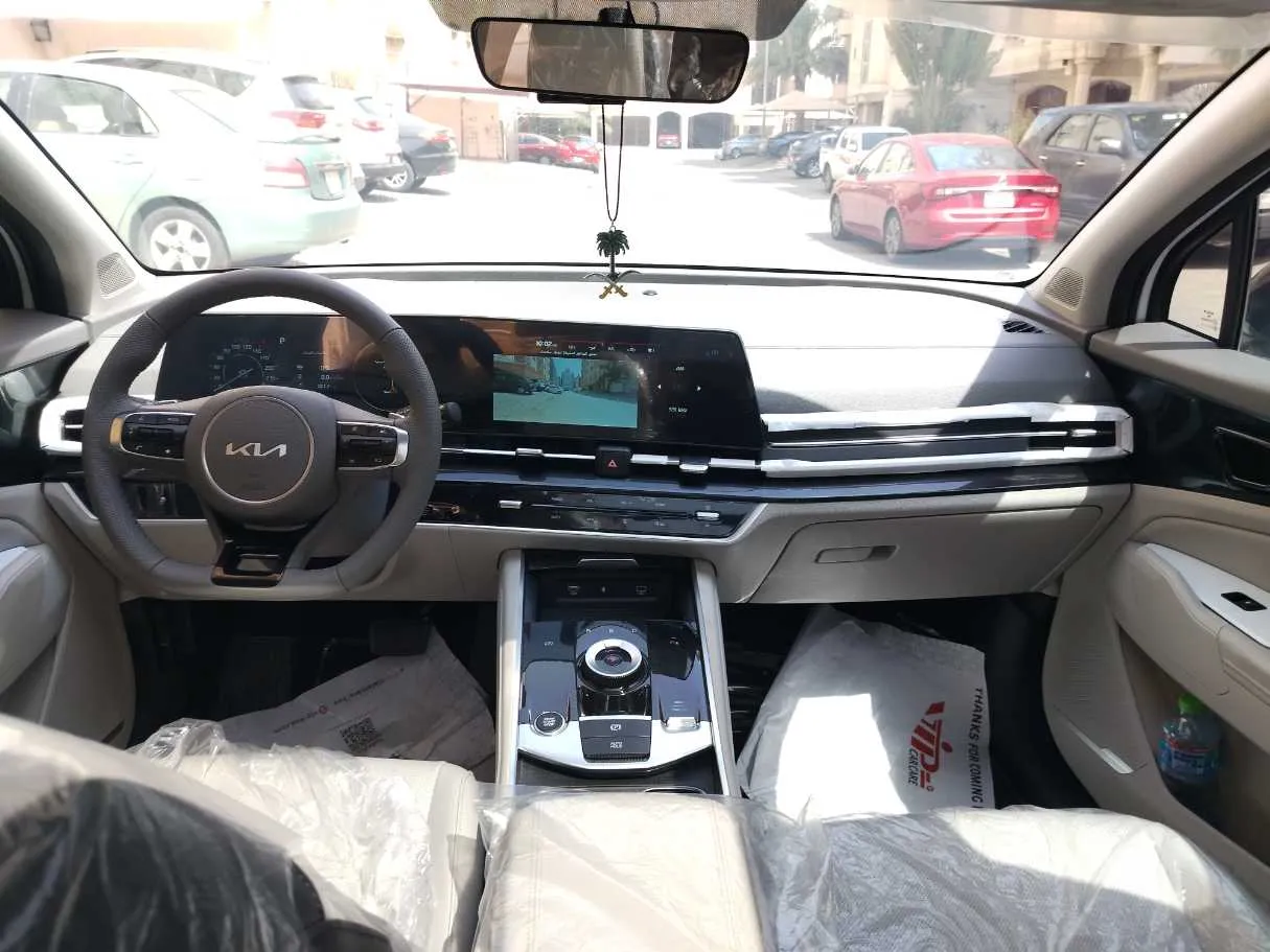 Car image 20