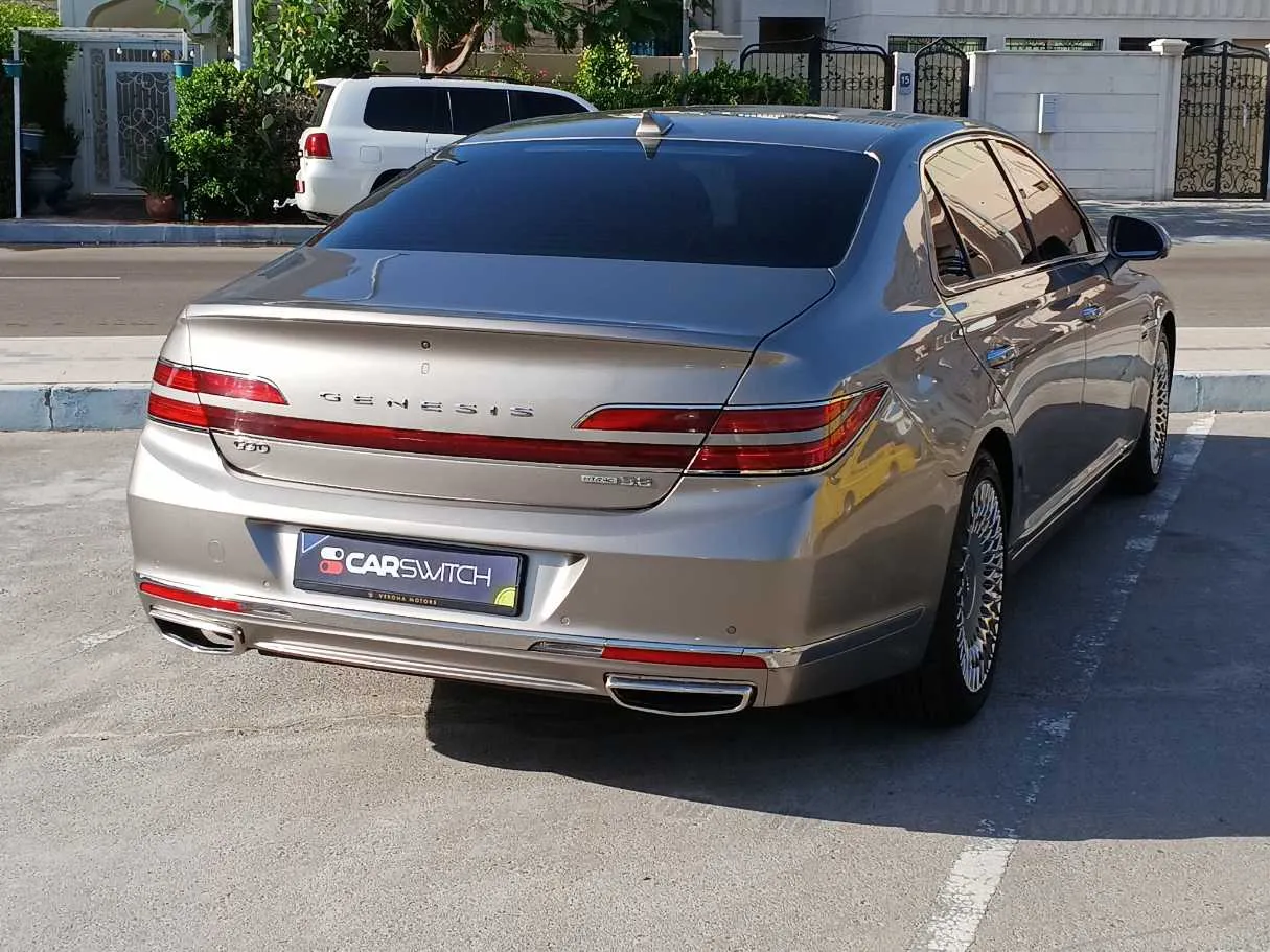 Car image 5