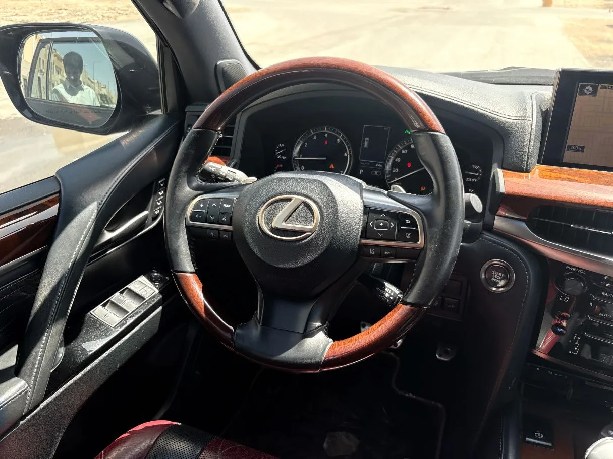 Car image 21